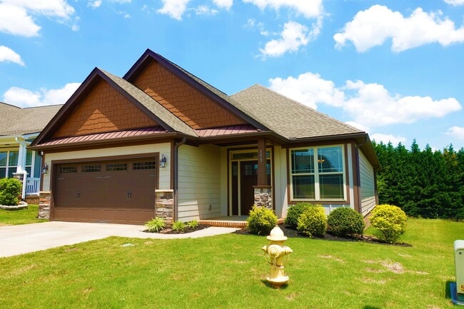 Building Photo - 153 Bur Oak Dr