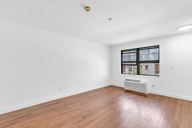 Foto del edificio - 22711 Oakcrest Cir