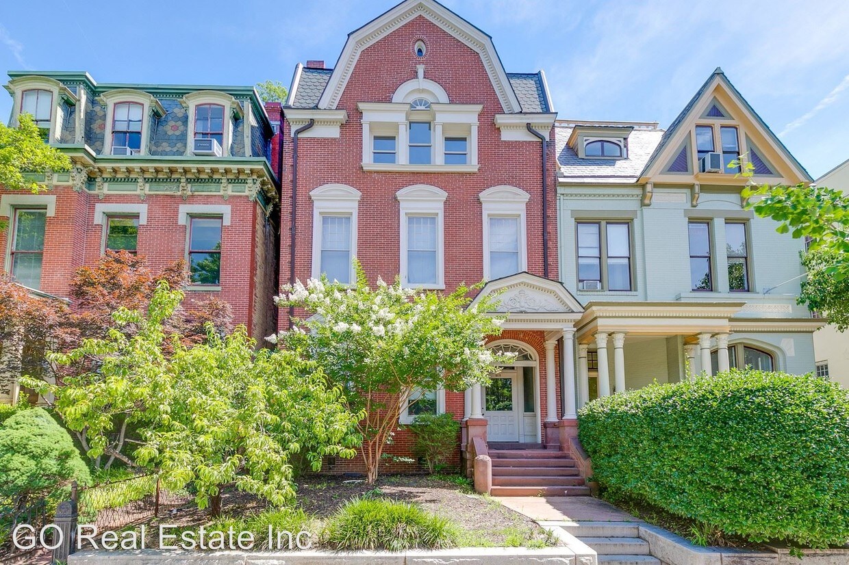Primary Photo - 818 W Franklin St