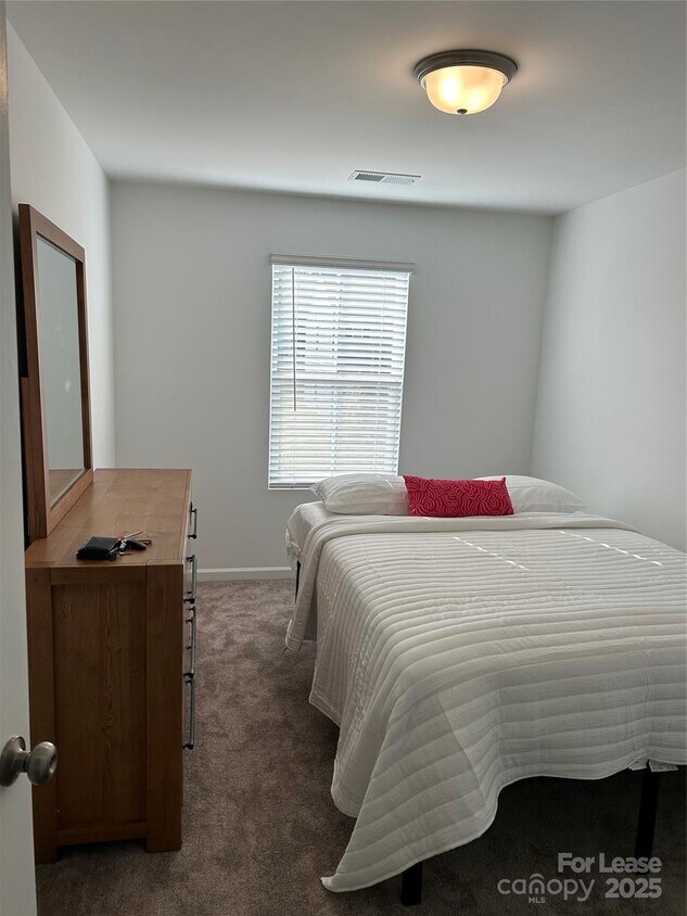 Foto principal - 11028 Wickenden Wy