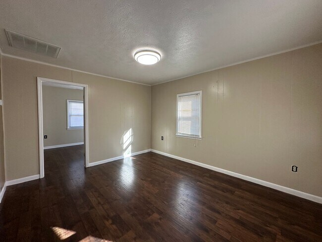 Foto del edificio - 717 Plantation Rd