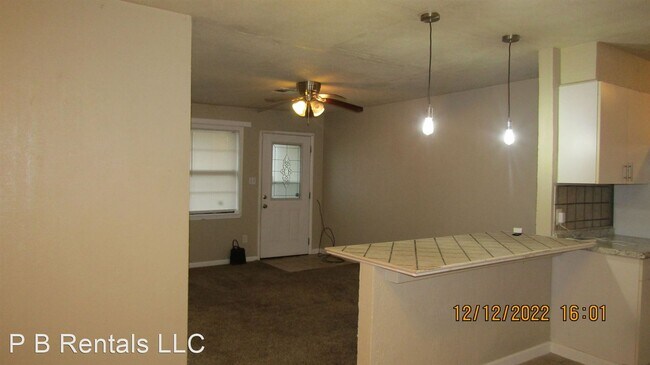 Building Photo - 3 br, 1 bath House - 4821 NW Pollard Avenue