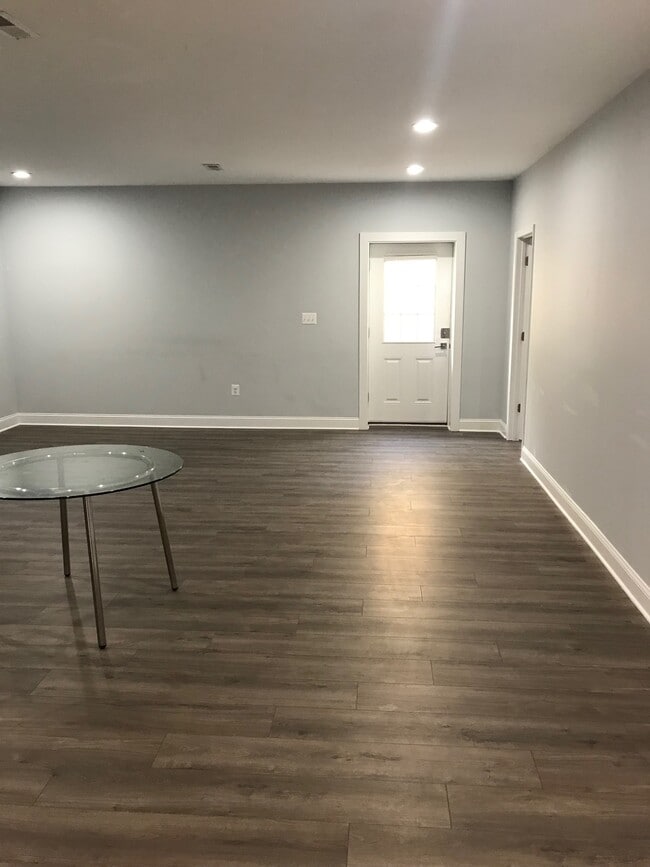 Building Photo - 12602 Thompson Rd