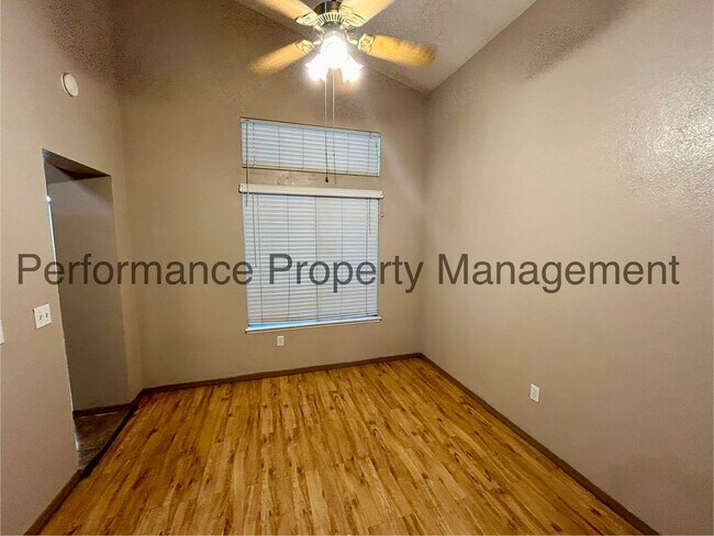 Foto del edificio - Stunning 4 Bed/3 Bath Home in SW Bakersfield w/ RBP & $0 Deposit Option