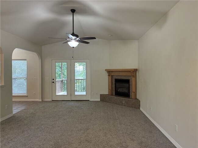 Building Photo - 6 Turvey Ln