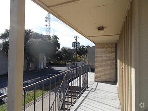 Building Photo - 4524 Amesbury Dr