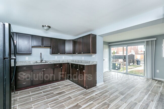 Foto del edificio - 2032 Kelmore Rd