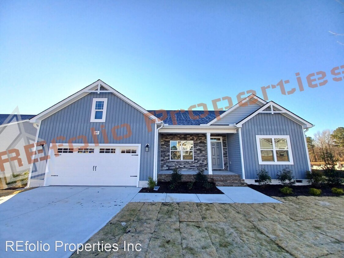 Primary Photo - 4 br, 2 bath House - 242 Howards Crossing Dr