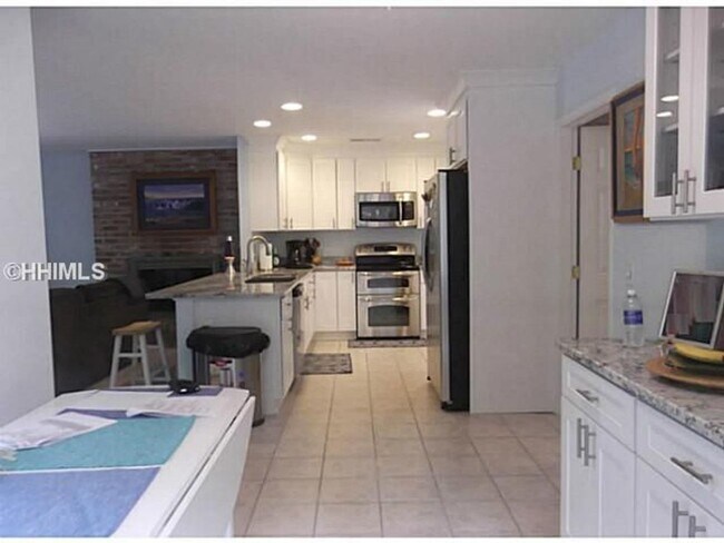 Building Photo - Home Located In Gated Community