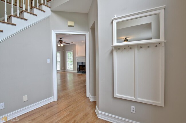 Building Photo - 720 Alderly Ln