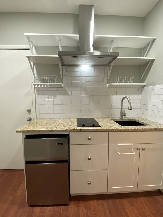 kitchen - 3944 Boca Bay Dr