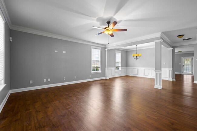 Building Photo - 175 Colonial Ct