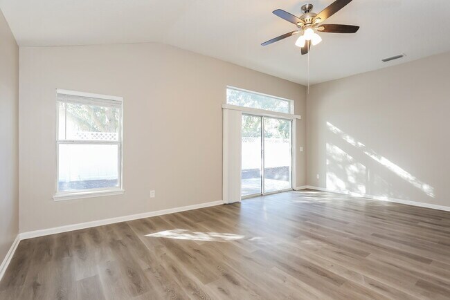 Foto del edificio - 10896 Campus Heights Ln