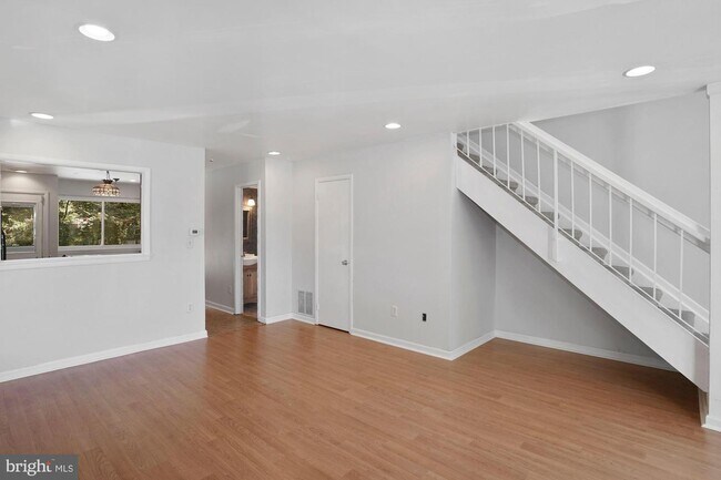 Building Photo - 301 Barton Run Blvd