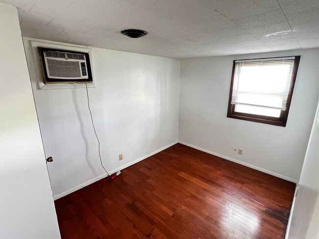 Building Photo - Oak - Trautman