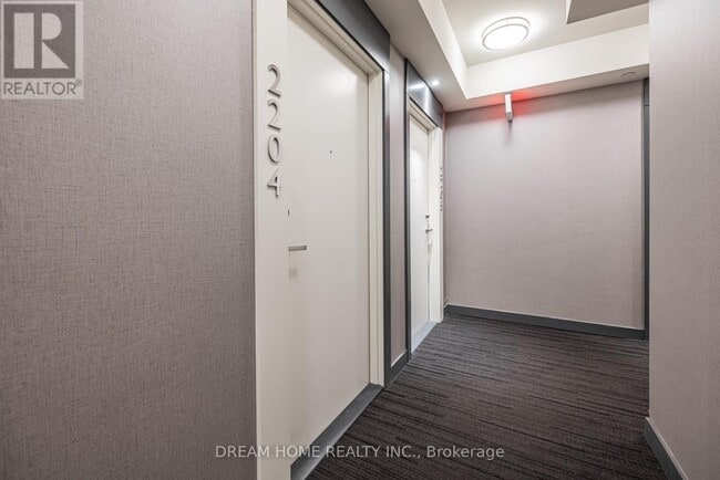 Building Photo - 15 Grenville St