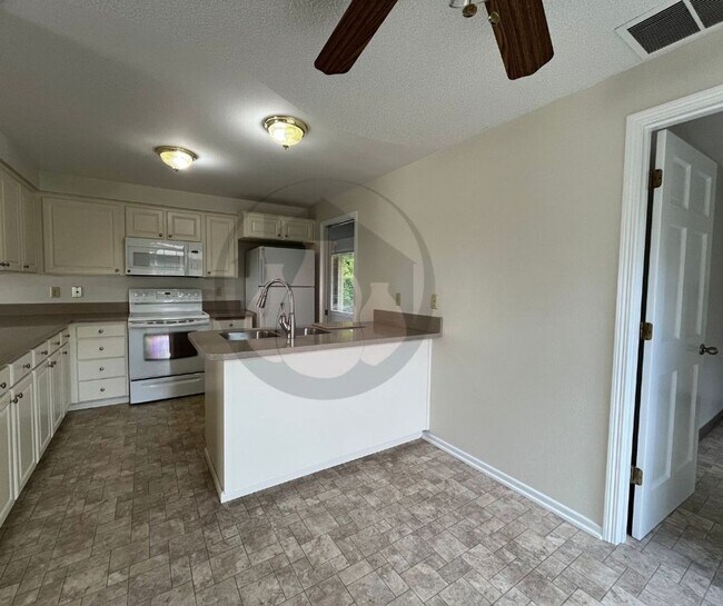 Foto del edificio - Single Level House-