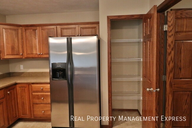 Building Photo - Fantastic 2 Bedroom 2 Bathroom Condo on th...