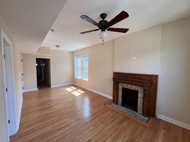 Foto del edificio - 4449 N Broadway St