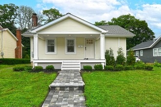 Building Photo - 65 Willow Ave