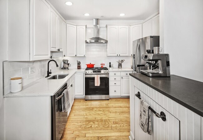 Building Photo - 336 Oswego Ct
