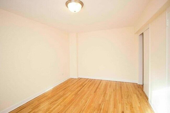 Foto del edificio - 2750 Homecrest Ave