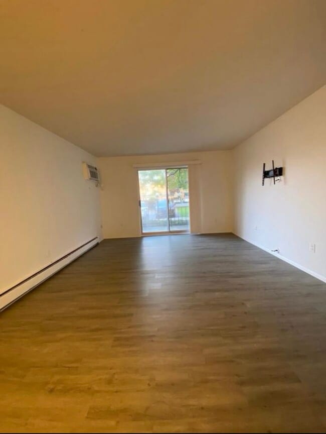 Foto del edificio - 1980 Axtell Dr