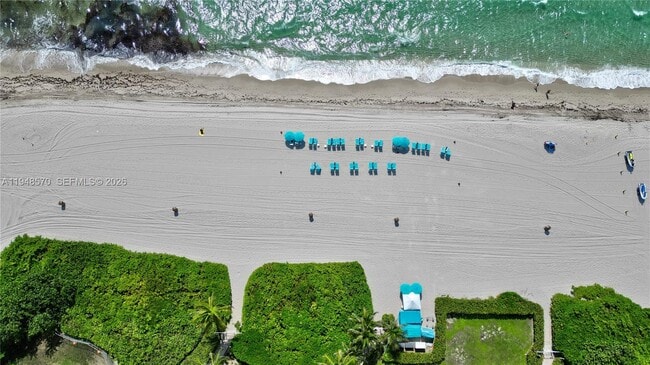 Foto del edificio - 16711 Collins Ave