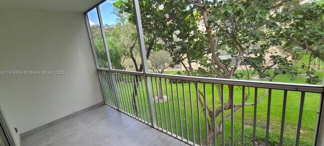 Building Photo - 1251 SW 125th Ave