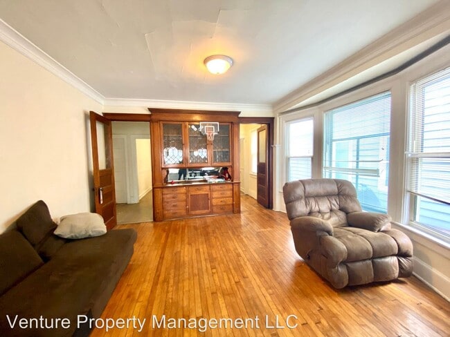 Building Photo - 1806 E Webster Pl