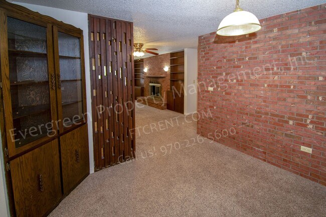 Building Photo - S-04