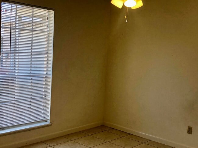Building Photo - 6633 Amposta Dr