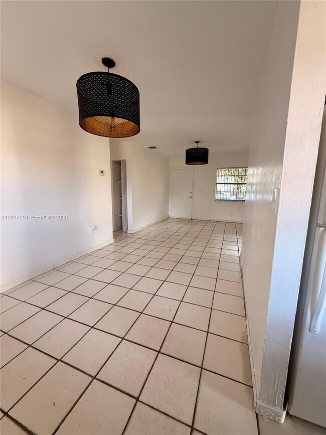 Foto del edificio - 42 NW 66th St