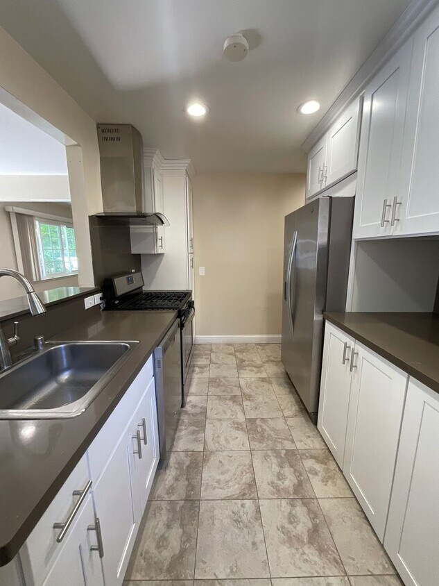 Foto principal - 80 Murlagan Ave