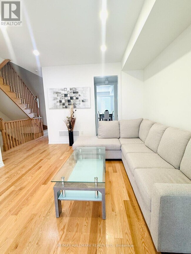 Building Photo - 63 Puisaya Dr