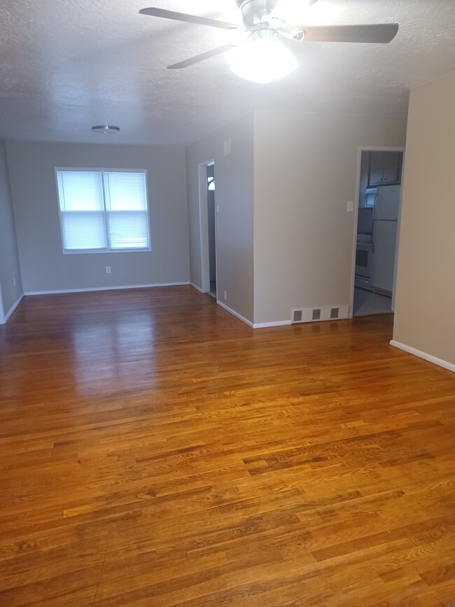 Building Photo - 208 Acoma Dr