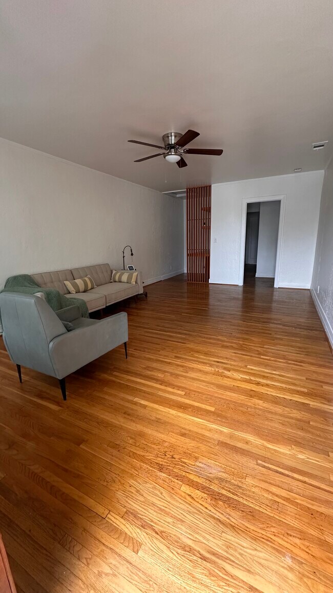 Building Photo - 3351 Hamilton Way