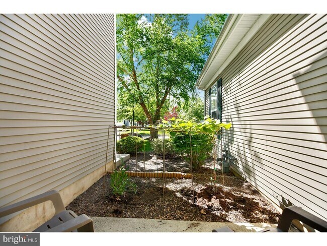 Building Photo - 93 Windsor Pond Rd