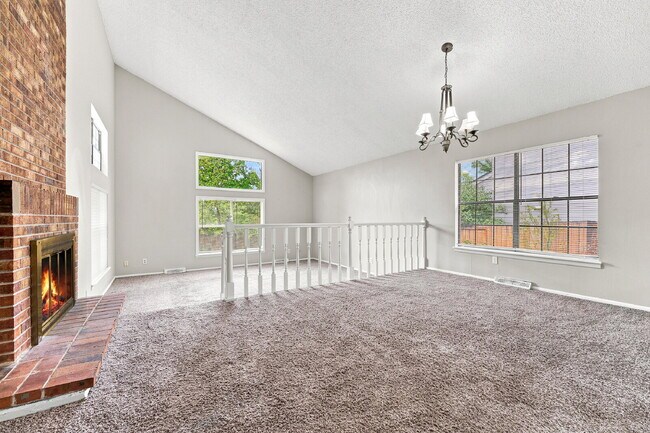 Foto del edificio - $2,940.95 - 3 bed 2.5 bath Home in Centennial with Central AC, and Great Backyard Space!