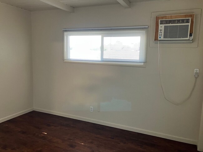 Building Photo - 1142 Stoddard Ave