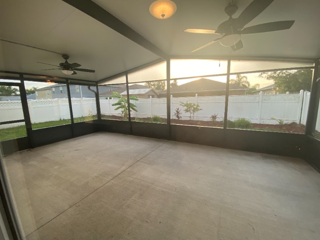 Building Photo - 1353 Karok St