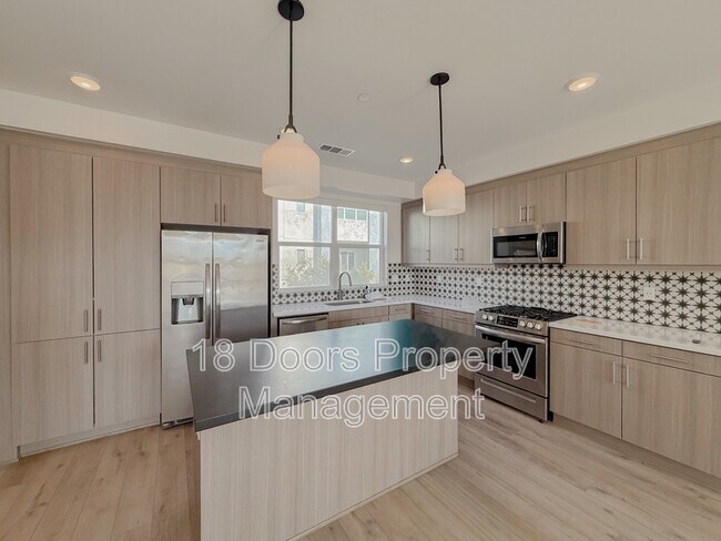 Foto del edificio - 10482 San Diego Mission Rd