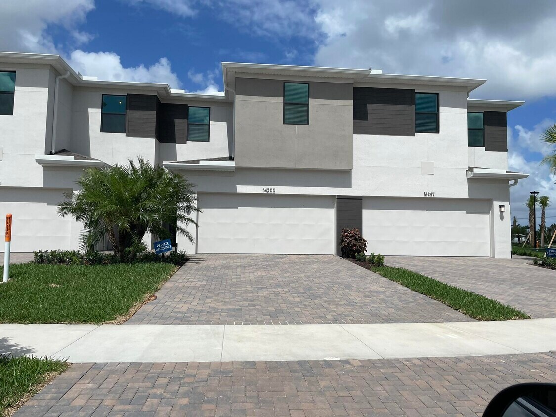 Foto principal - 14255 Southwest