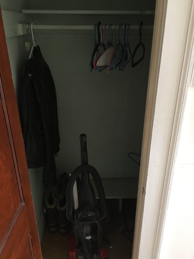 Primary Photo - Spacious & Stylish 2BR Apartment - Prime W...