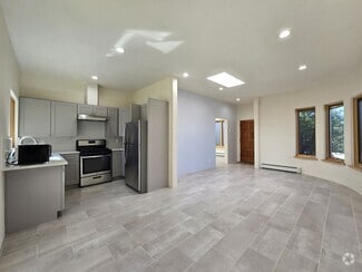 Building Photo - 76 E Wildflower Dr