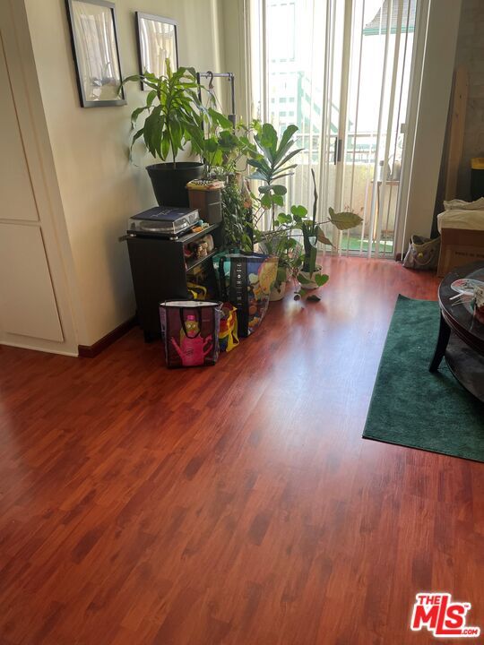 Foto del edificio - 1607 Glendon Ave