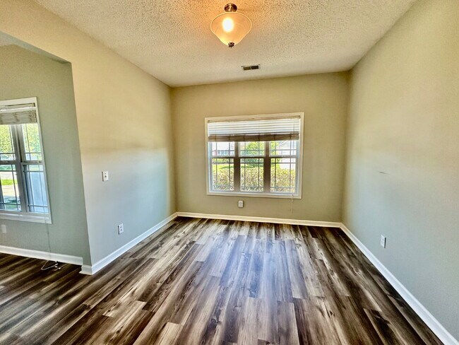 Building Photo - Fantastic Three Bedroom Updated Home in Bluffton!