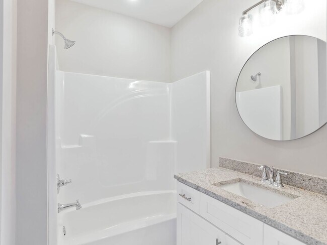 Foto del edificio - Charming Two-Level Home in The Village - COMING SOON!