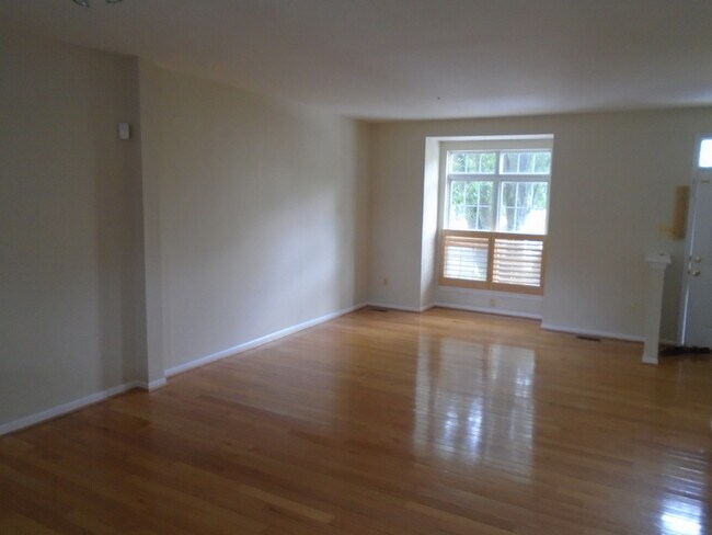 Building Photo - Great Crofton Townhome- Walden Community