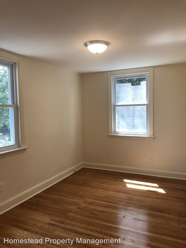 Building Photo - 3 br, 1 bath House - 2220 S Harwood Ave